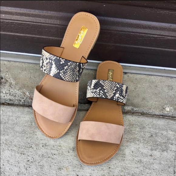 Qupid sandals - Picture 1 of 3